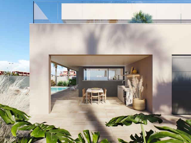 Chalet en venta en Orihuela, La Zenia. Villa lujo en la Zenia. Chalets.