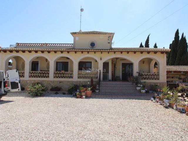 Chalet en venta en Jacarilla. Chalets.