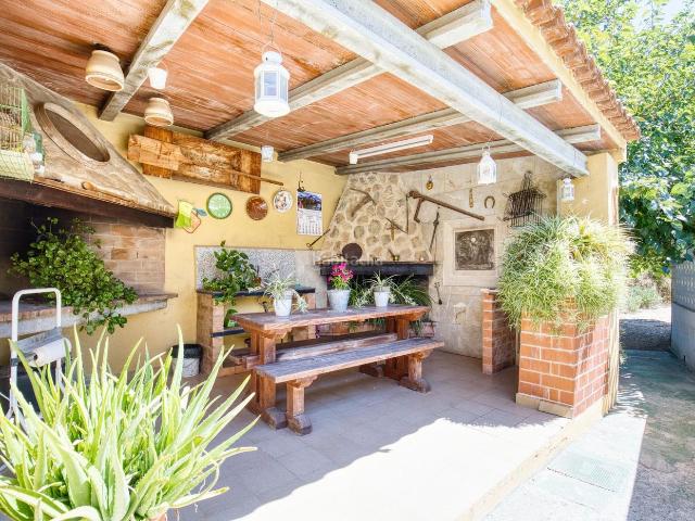 Chalet en venta en Orihuela, Montepinar La Aparecida Raiguero. Chalet con piscina, barbacoa y parcela de 14.346m en Orihuela. Chalets.