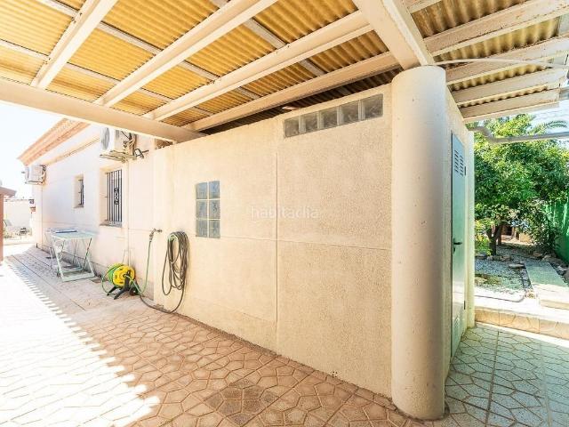 Chalet en venta en Orihuela, Playa Flamenca. Chalet con piscina climatizada y garaje en Playa Flamenca. Chalets.