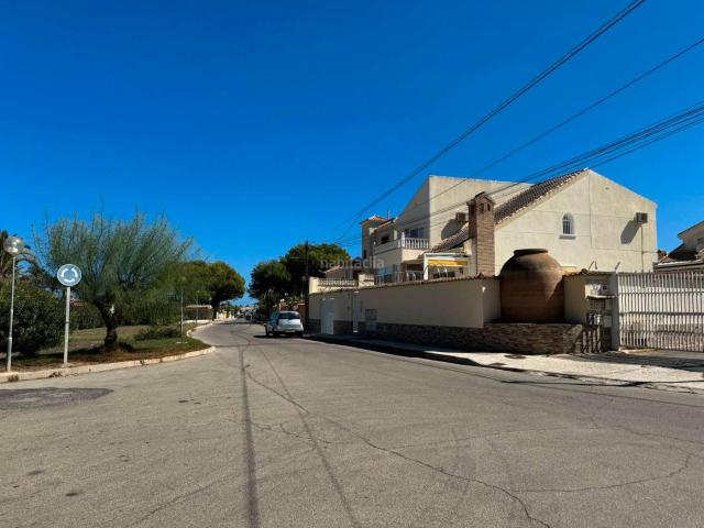 Chalet en venta en Orihuela, Punta Prima. Chalets.