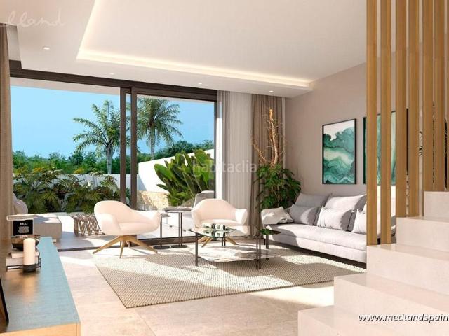 Chalet en venta en Orihuela, Villamartín Las Filipinas. Villas con 3 dormitorios, jardín privado y piscina en Las Filipinas. Chalets.