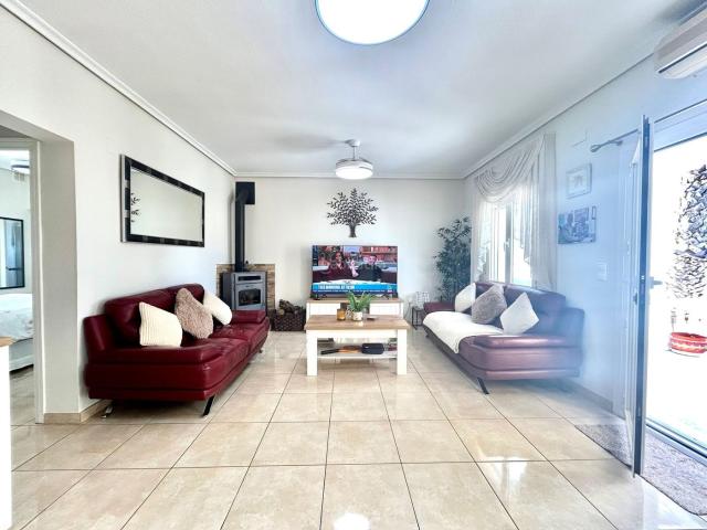 Chalet en venta en Orihuela, Villamartín Las Filipinas. Casa en Villamartín. Chalets.