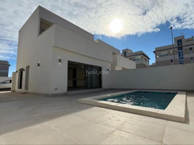 Chalet en venta en Orihuela, Villamartín Las Filipinas. CHALET ADOSADO DE 3 DORMITORIOS 2 BAÑOS EN LA ZENIA ORIHUELA COSTA. Chalets.