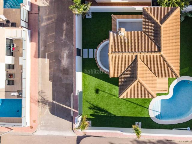 Chalet en venta en Orihuela, Villamartín Las Filipinas. Villa en Orihuela Costa. Chalets.