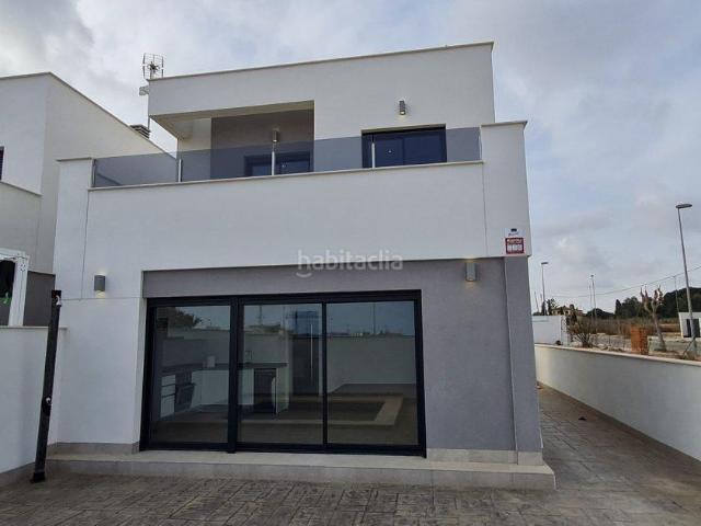 Chalet en venta en Orihuela, Villamartín Las Filipinas. Chalets.