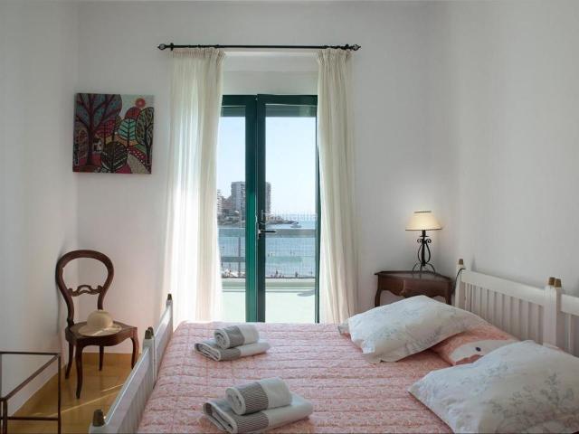 Chalet en venta en Oropesa del Mar, Playa de la Concha. IMPRESIONANTE VILLA A PRIMERA LINEA DE PLAYA EN OROPESA. Chalets Oropesa del.