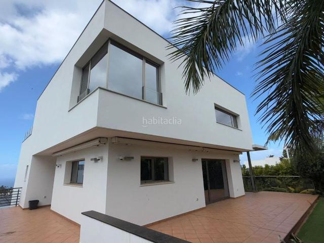 Chalet en venta en Orotava La, El Durazno. Tu Paraíso Personal! Villa Moderna Independiente con Vista al Mar. Chalets Orotava.