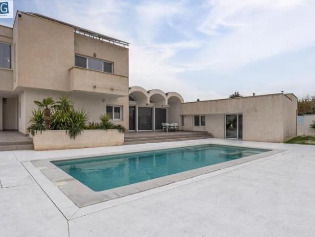 Chalet en venta en Otura, Entrada