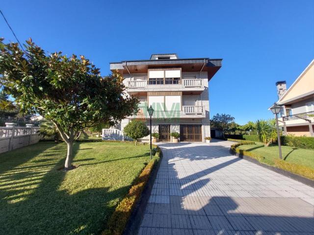 Chalet en venta en Ourense, Ventiun. Chalets.