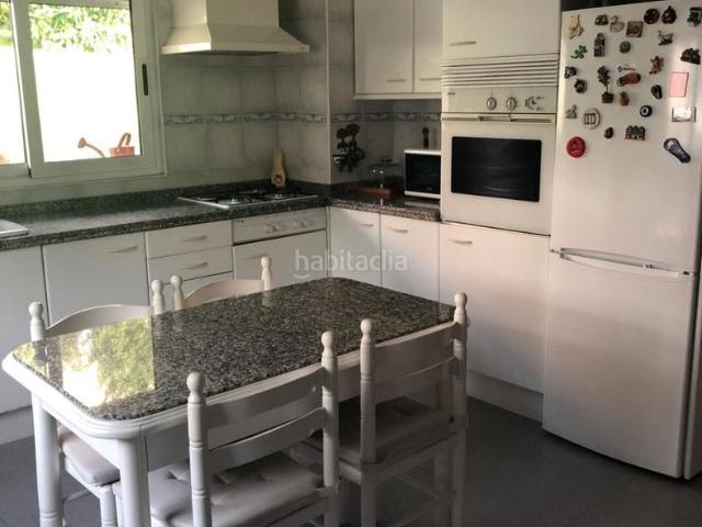 Chalet en venta en Oviedo, El Cristo. Chalet en venta en Oviedo, 4 dormitorios. Chalets.