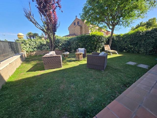 Casa adosada en venta en Logroño, Avenida Madrid. Espectacular chalet en Avda de Madrid. Casas adosadas.