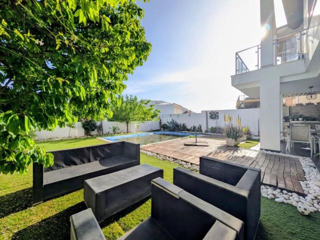 Chalet en venta en Loja. Chalet en venta en Urbanización Las Peñas y Viso, 3 dormitorios. Chalets.