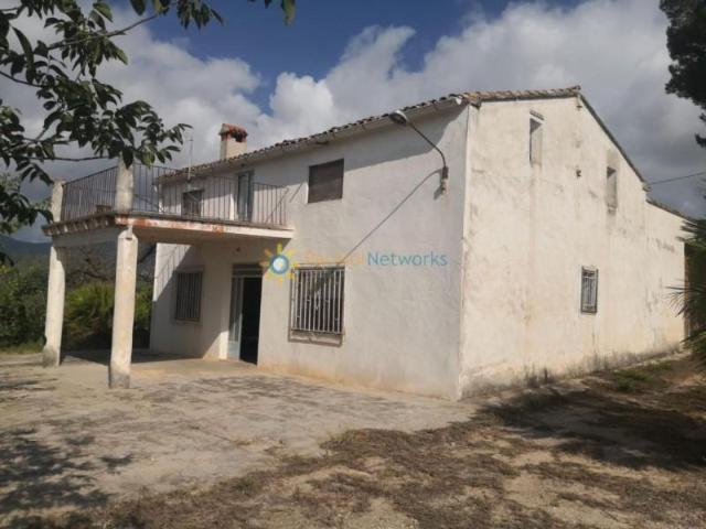 Chalet en venta en L'Olleria, A las afueras