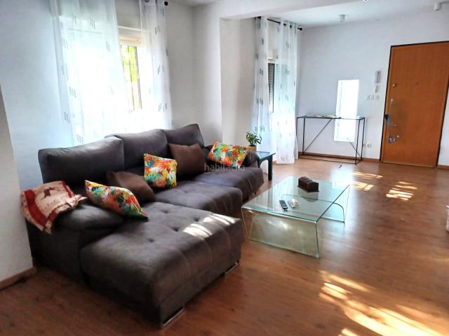 Chalet en venta en Lorca, La Hoya. Chalet independiente con parcela privada y placas solares. Chalets.