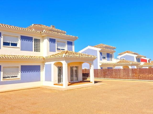 Chalet en venta en Lorca, Purias. Villa de 3 dormitorios con solarium y amplia parcela en LorcaMurcia. Chalets.