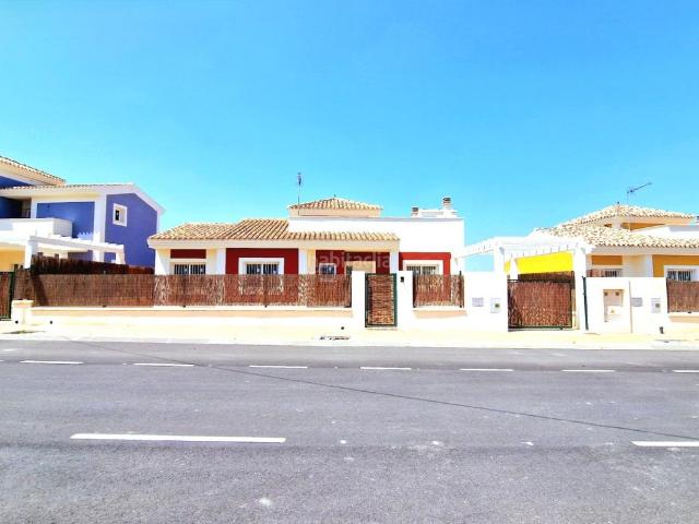 Chalet en venta en Lorca, Torrecilla. Villa en Lorca dos plantas de 3 dormitorios Tipo Iris. Chalets.