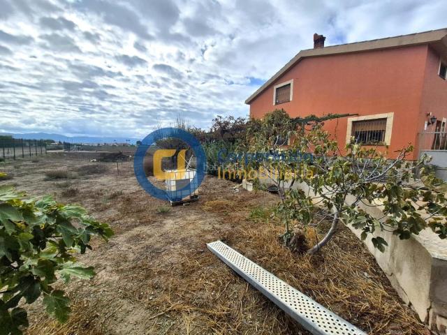Chalet en venta en Lorca, Tercia. Casa con cinco dormitorios y parcela en Tercia. Chalets.