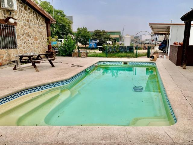 Chalet en venta en Lora del Río. MAGNIFICA OPORTUNIDAD EN LORA DEL RIO SEVILLA. Chalets Lora del.