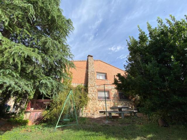 Chalet en venta en Loranca de Tajuña. CHALET INDEPENDIENTE ZONA PIOZ. Chalets Loranca de.