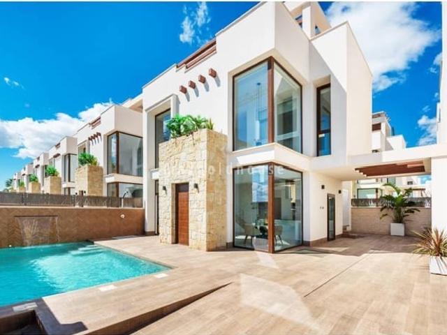 Chalet en venta en Los Montesinos, Alicante Costa Blanca