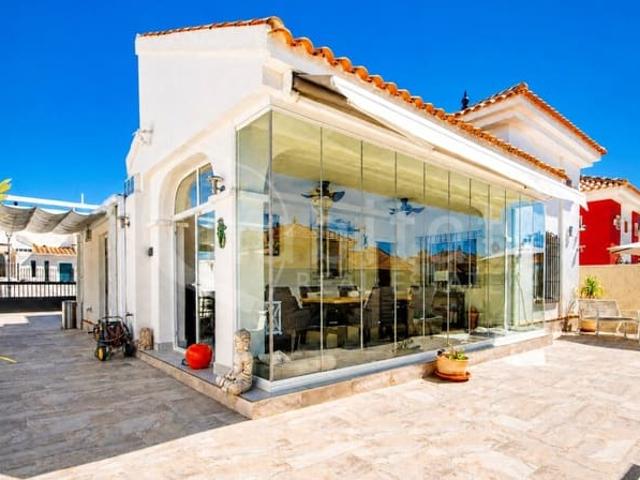 Chalet en venta en Los Montesinos, Alicante Costa Blanca