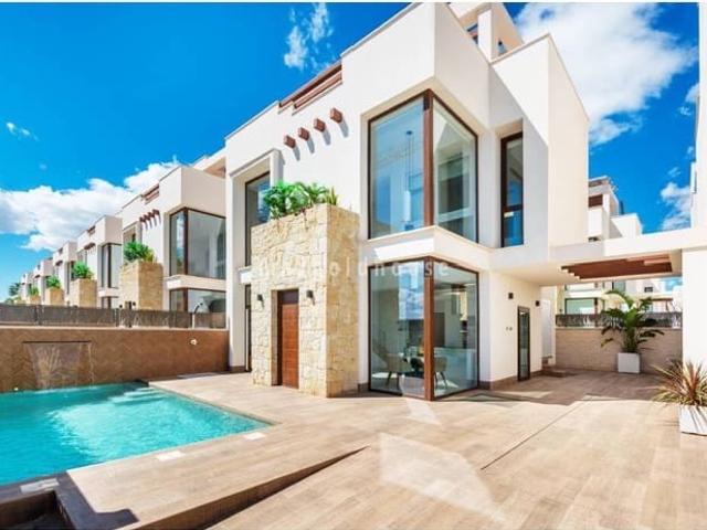 Chalet en venta en Los Montesinos, Alicante Costa Blanca