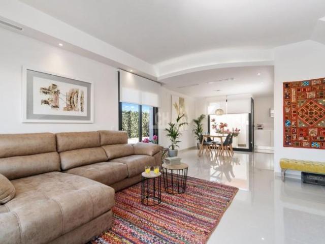 Chalet en venta en Los Montesinos, La herrada