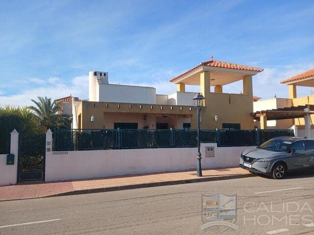 Chalet en venta en La Alfoquia, Almería