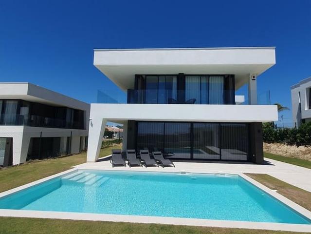 Chalet en venta en La Duquesa / Puerto de la Duquesa, Málaga Costa del Sol
