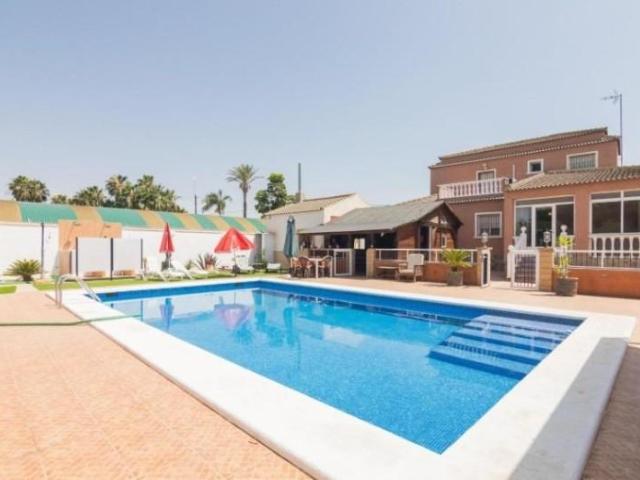 Chalet en venta en La hoya, Crta. la marina