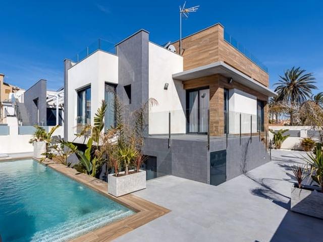 Chalet en venta en La Mata, Alicante Costa Blanca