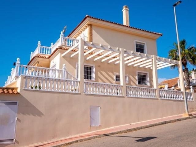 Chalet en venta en La Mata, Alicante Costa Blanca