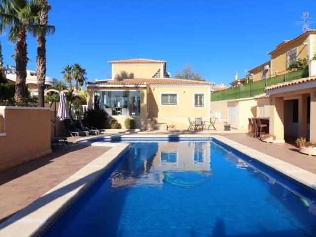 Chalet en venta en La Marina, Alicante Costa Blanca