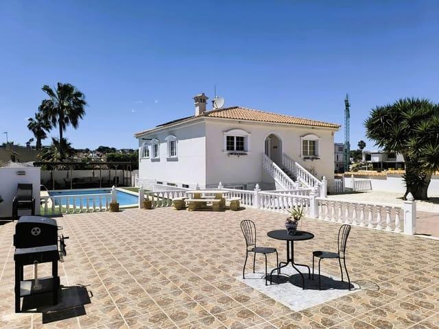 Chalet en venta en La Marina, Alicante Costa Blanca