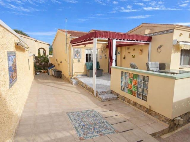 Chalet en venta en La Marina, Alicante Costa Blanca