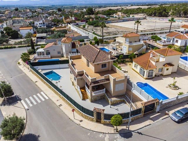 Chalet en venta en La Marina, Alicante Costa Blanca