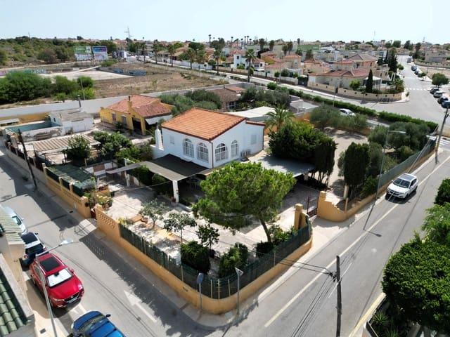 Chalet en venta en La Marina, Alicante Costa Blanca