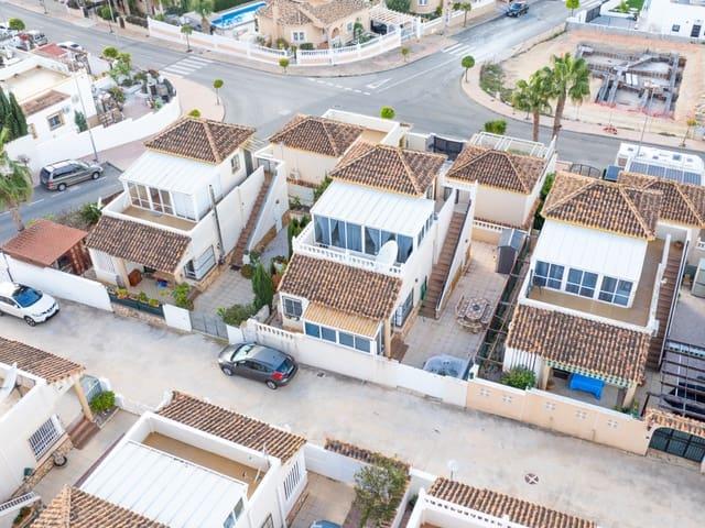 Chalet en venta en La Marina, Alicante Costa Blanca