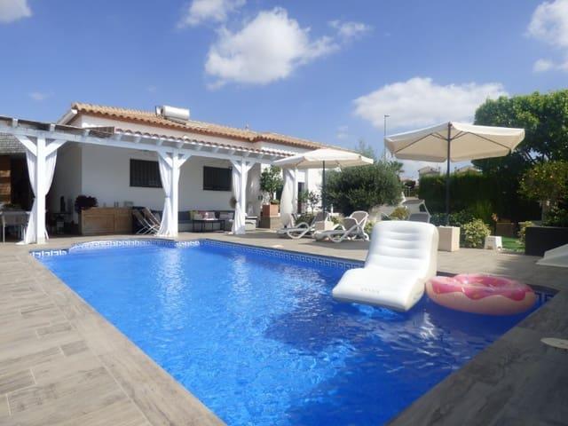 Chalet en venta en La Marina, Alicante Costa Blanca