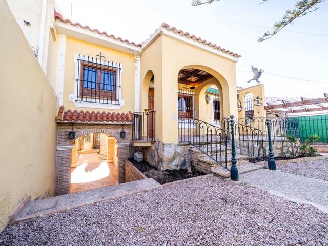 Chalet en venta en La Marina, Alicante Costa Blanca