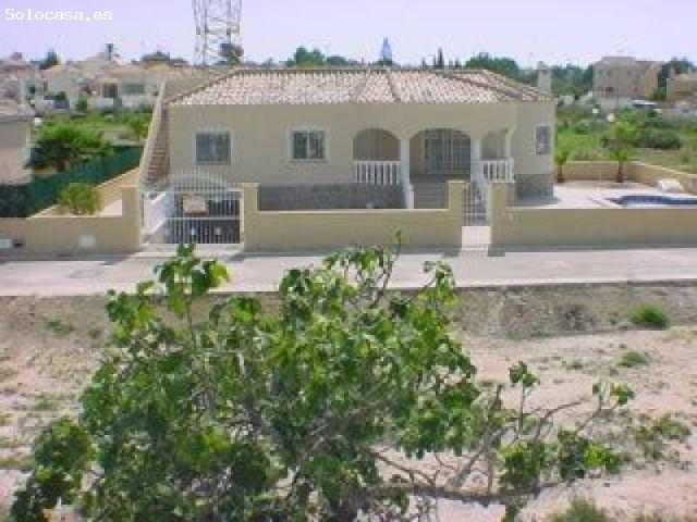 Chalet en Venta en La Marina, Alicante