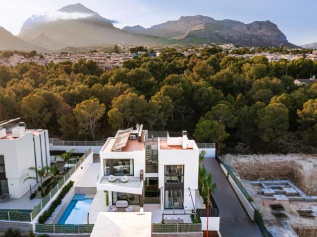 Chalet en venta en La Nucia