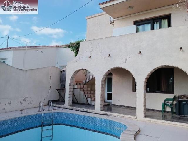 Chalet en venta en La Nucia, Chula vista