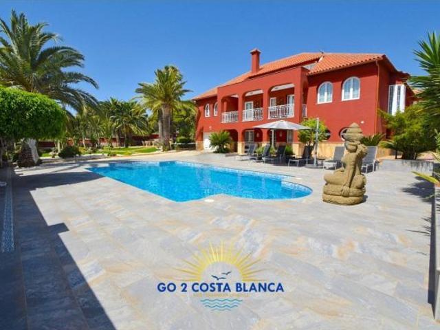 Chalet en Venta en la Nucia, Alicante