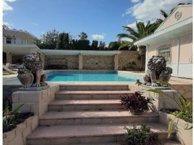 Chalet en Venta en la Nucia, Alicante