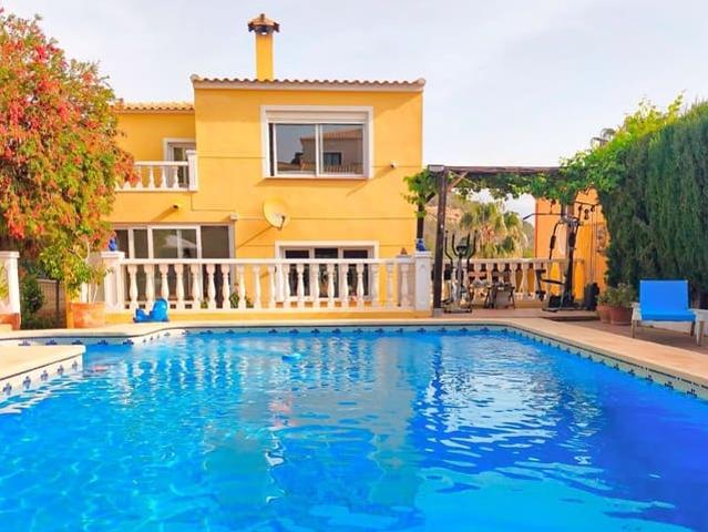 Chalet en venta en La Nucia, Alicante Costa Blanca