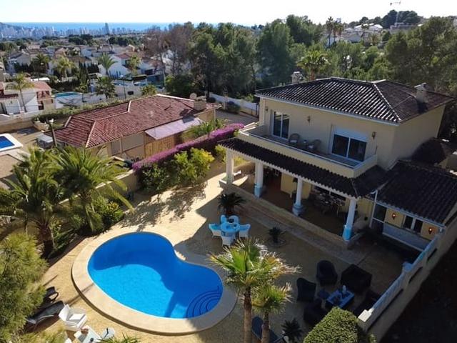 Chalet en venta en La Nucia, Alicante Costa Blanca