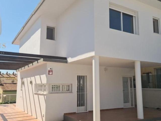 Chalet en venta en La Nucia, Mercadona Avda. Coloma