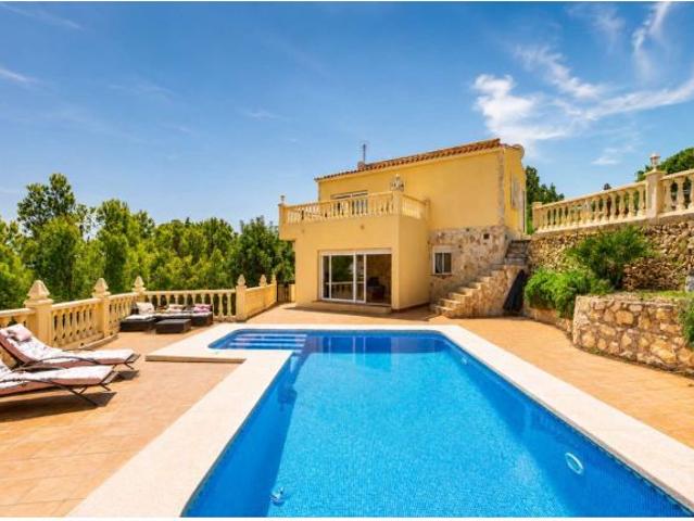 Chalet en venta en La Nucia por 549.000 €